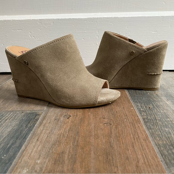 New Ugg Suede Slide Wedge - Picture 2 of 7